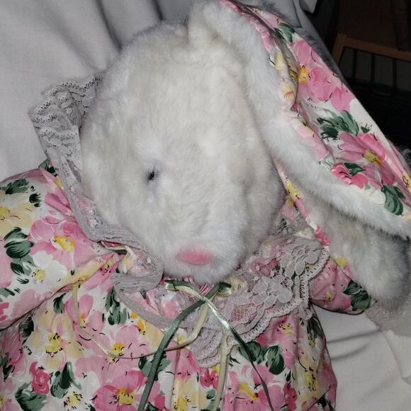 Vntg 1992 Floral Pajama Bunny Plush - Picture 3 of 7